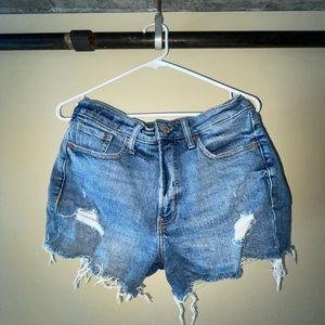 Size 8//Worn once//High Rise Old Navy Jean Shorts